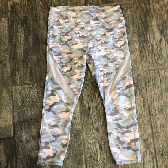 Fabletics capris - Picture 4 of 4